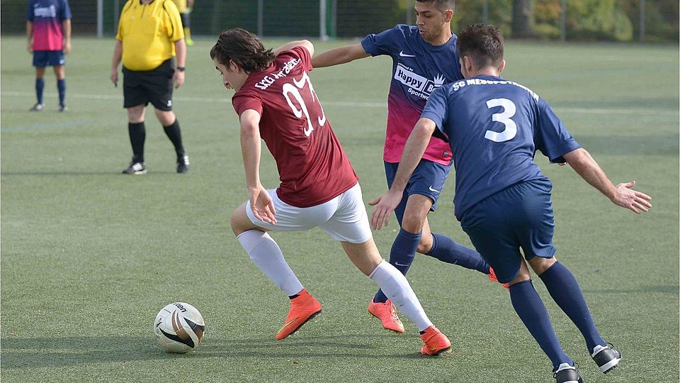 Erleichterung bei den Karadeniz-Akteuren (rote Trikots): Der Punktabzug ist vom Tisch. Archivfoto: Tom Klein.