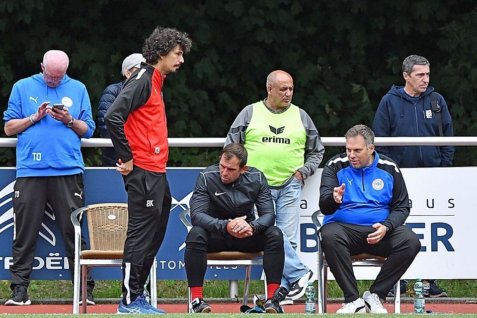 Das Trio bleibt: Cheftrainer Karim Bouasker, Torwarttrainer Sascha Grieger-Piontek und Co-Trainer Maik Kortzak (v.l.n.r.). Das Trio bleibt: Cheftrainer Karim Bouasker, Torwarttrainer Sascha Grieger-Piontek und Co-Trainer Maik Kortzak (v.l.n.r.).