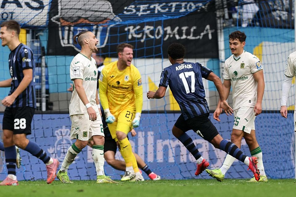 Kaum Gegenwehr: Die Löwen nach dem Tor zum 1:3 in Mannheim.