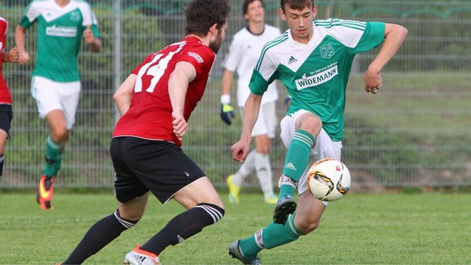 Ziel Relegationsplatz zwei: Lucas Bartknecht und der SV Bermatingen wollen beim SV Meßkirch punkten. SZ-Archiv: Felix Stoeldt