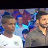 Konzentration auf‘s Torwandschießen. FuPa-Schütze Mohamed Amir vom SV Harbach (links) tritt im ZDF-Sportstudio gegen Darmstadt 98-Kapitän Aytac Sulu (re.) an, verliert zwar mit 1:2, aber schafft den Treffer, den er sich vorgenommen hatte.