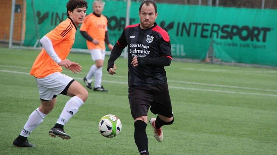 Trotz eines Kreuzbandrisses hat Wolfgang Weidlich für seinen aktuellen Verein SV Kollnburg schon 22 Mal eingenetzt.