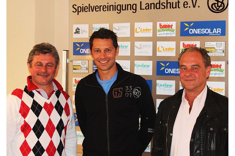 Die Freude über die Zusammenarbeit steht SVL-"Vize" Horst Oehl, Alexander Kutschera und dem künftigen Sportleiter Manfred Maier (von links) ins Gesicht geschrieben. Foto:Norbert Herrmann