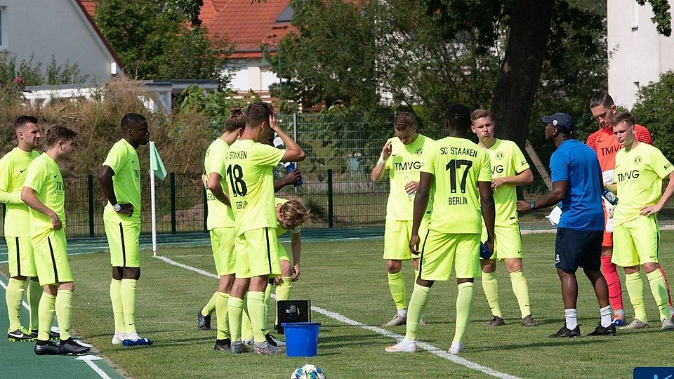 Jeffrey Seitz gibt seiner Mannschaft regelmäßig neue Anweisungen.
