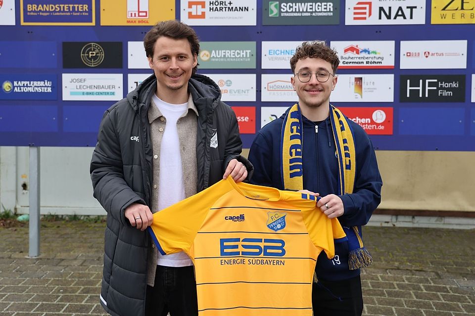 Tobias Ullmann (re.) mit FCP-Manager Johannes Müller Tobias Ullmann (re.) mit FCP-Manager Johannes Müller