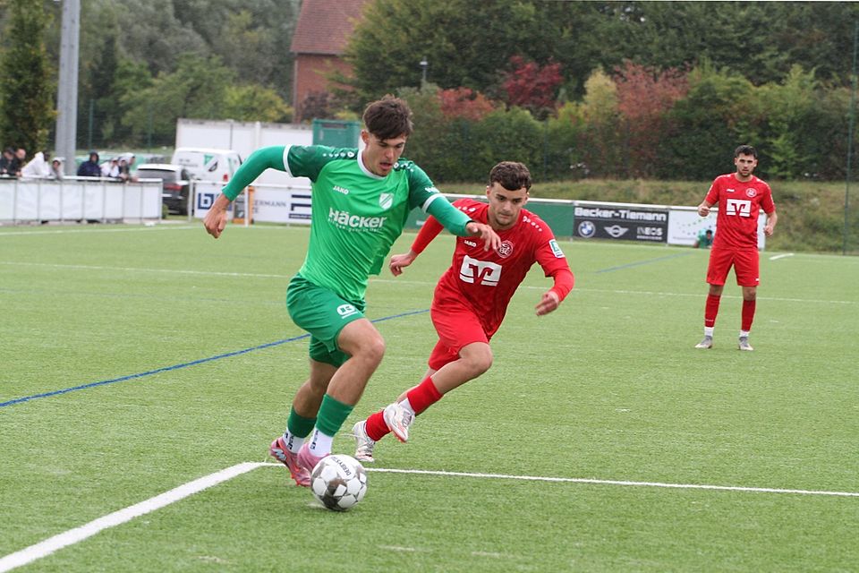 Zum 3:0 und 5:0 getroffen: Stürmer Niklas Burlage (l.).