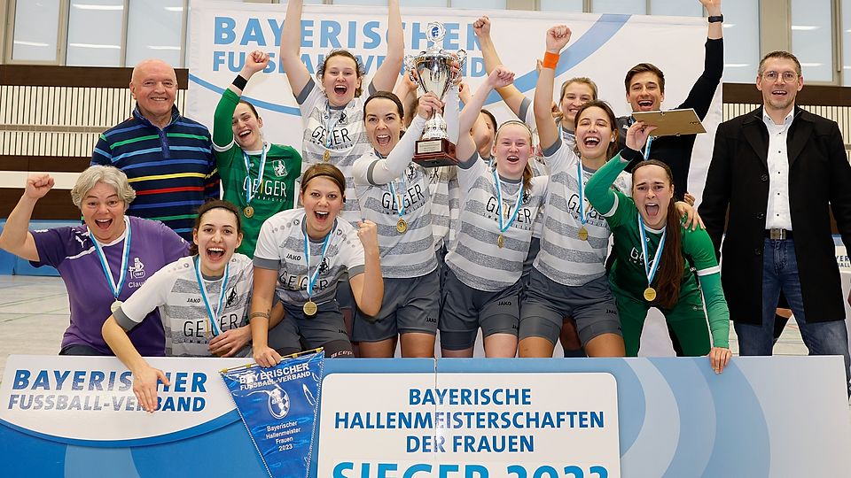 Die stolzen Siegerinnen der "Bayerischen" 2023: der TSV Schwaben Augsburg.