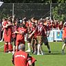 Jubel nach Abpfiff bei Willmering: Die SpVgg stößt das Tor zur Bezirksliga weit auf.