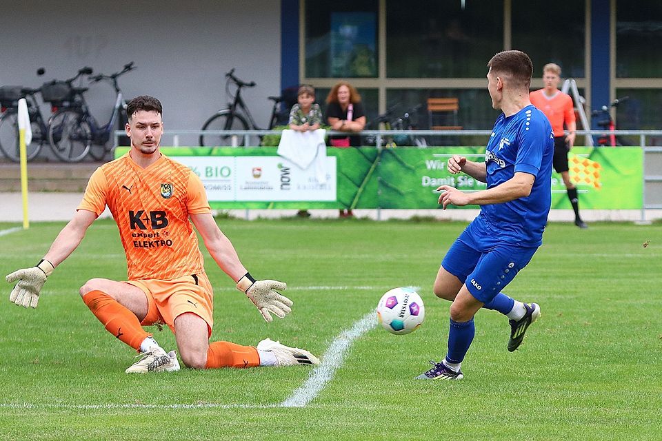 Ambergs Keeper Tim Schreiner wird gegen die Landshuter Offensive auf der Hut sein müssen.