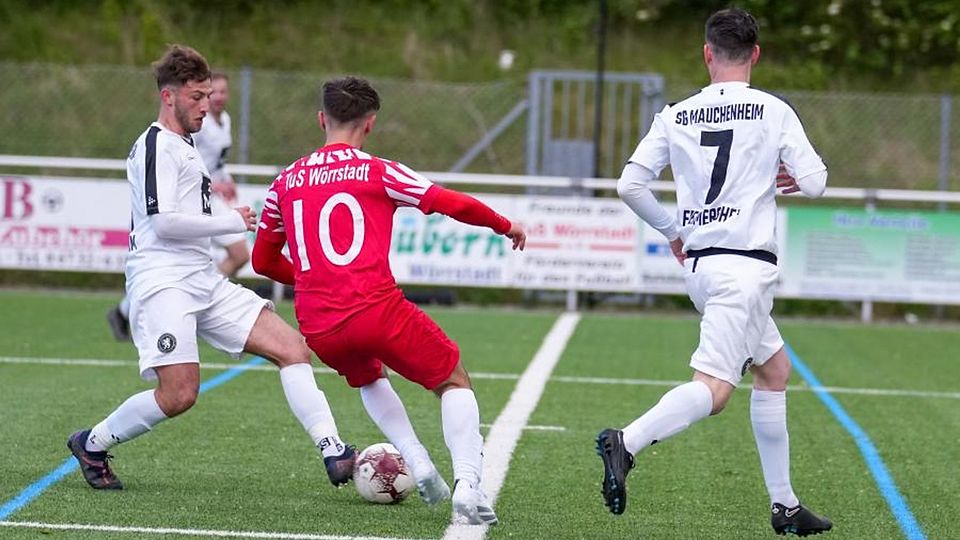 Hat mit der TuS Wörrstadt im Halbfinale die höherklassige SG Mauchenheim/Freimersheim ausgeschaltet: Toptorjäger Emanuel Dragun (Nummer 10).	Foto: Boris Korpak / pakalski-press