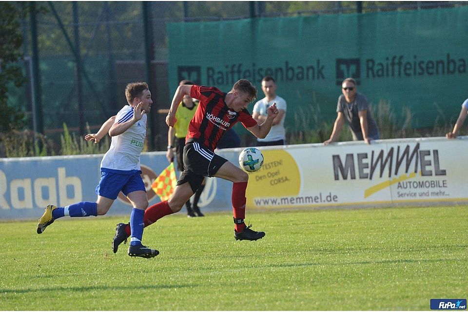 Nico Argauer (rechts) erzielte gegen den FC Amberg den zwischenzeitlichen Ausgleich für den SC Luhe-Wildenau.