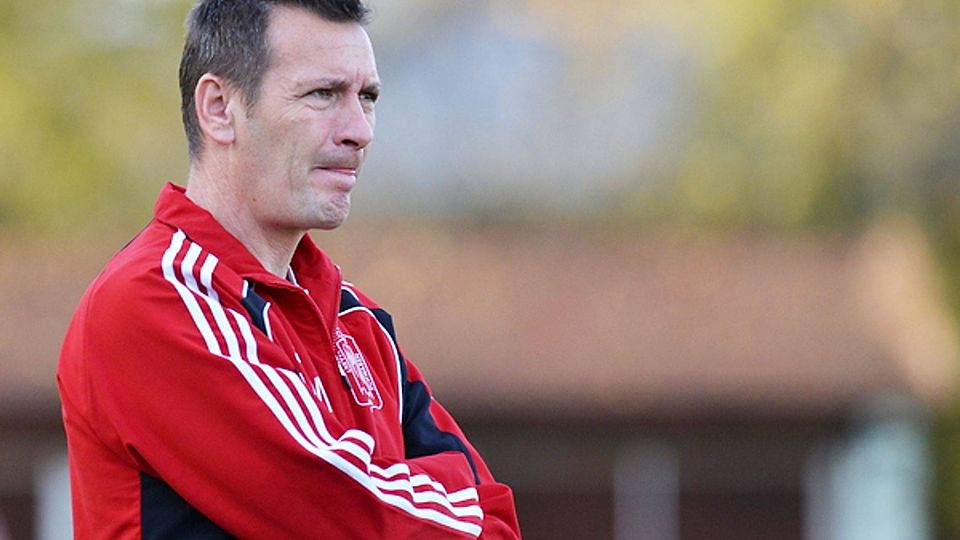 Verbissen: FC Falke-Trainer Vitomir Moskovic pocht aufs Errreichen des Landesliga-Klassenerhalts. F: Leifer