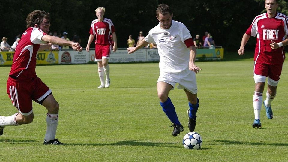 Kapitän Gregor Kazanowski hatte im Hinspiel mit seiner Mannschaft das bessere Ende knapp für sich            Foto: Schmautz