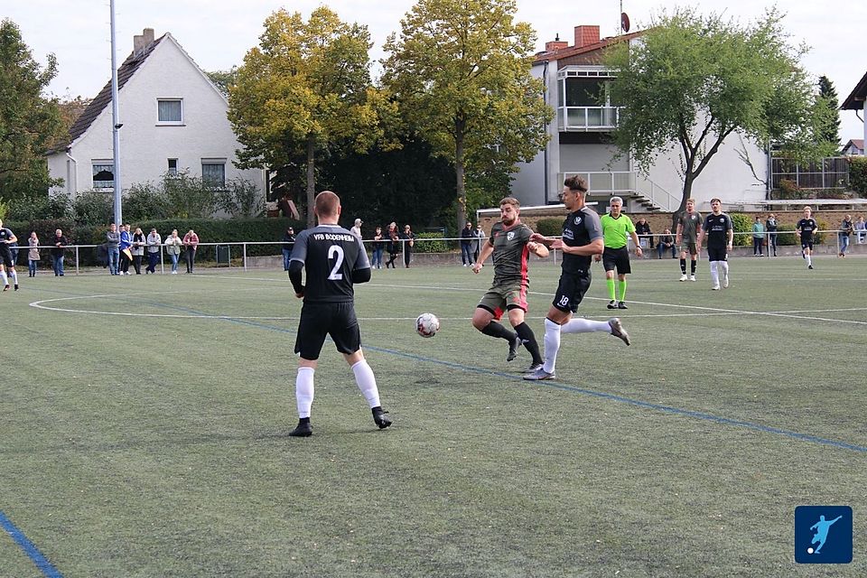 Für den VfB Bodenheim II (schwarz) wird es immer enger in der A-Klasse.