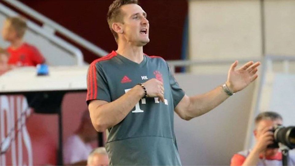 Miroslav Klose zog mit seiner Mannschaft gegen den 1. FC Köln den Kürzeren FC Bayern München