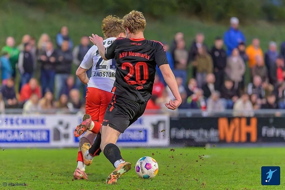 Fast 1.000 Zuschauer verfolgten den Schlager der Bayernliga Nord zwischen dem ASV Cham und dem ASV Neumarkt.