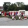 Die Spieler des Fußball-A-Ligisten Usinger TSG II freuen sich über den Aufstieg in die Kreisoberliga, den sie aufgrund des HFV-Beschlusses als Relegationsteilnehmer erreicht haben. 	Foto: UTSG