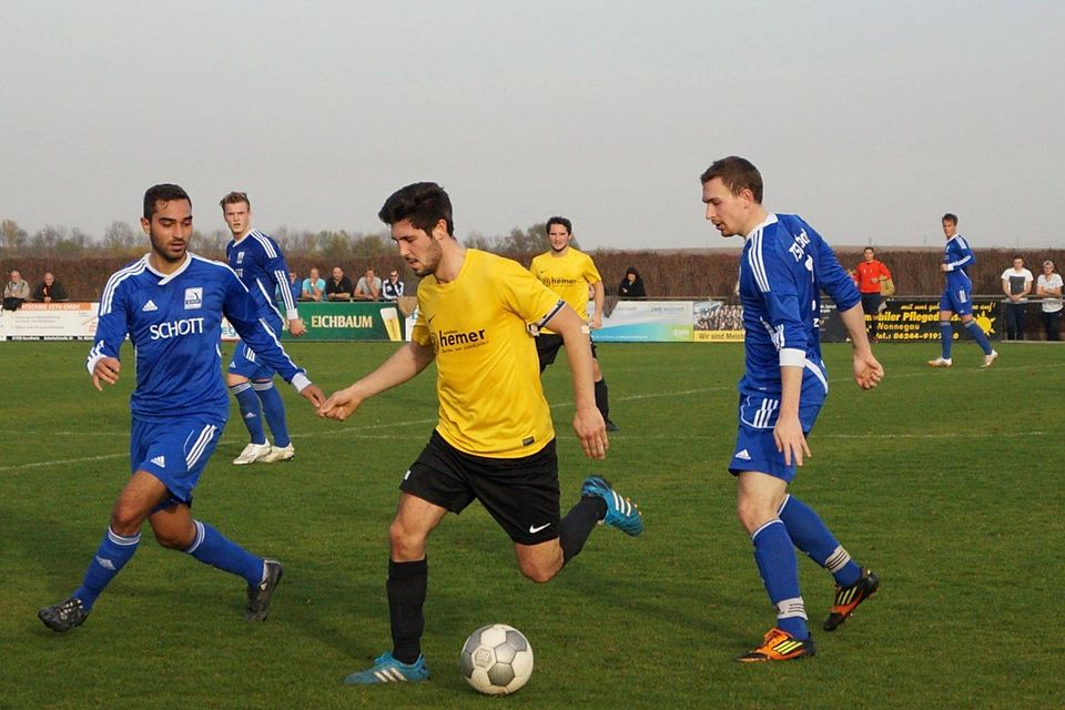 Der TSV Gundheim (gelb) hat ein machbares Los im Verbandspokal bekommen. Archivbild: Widder