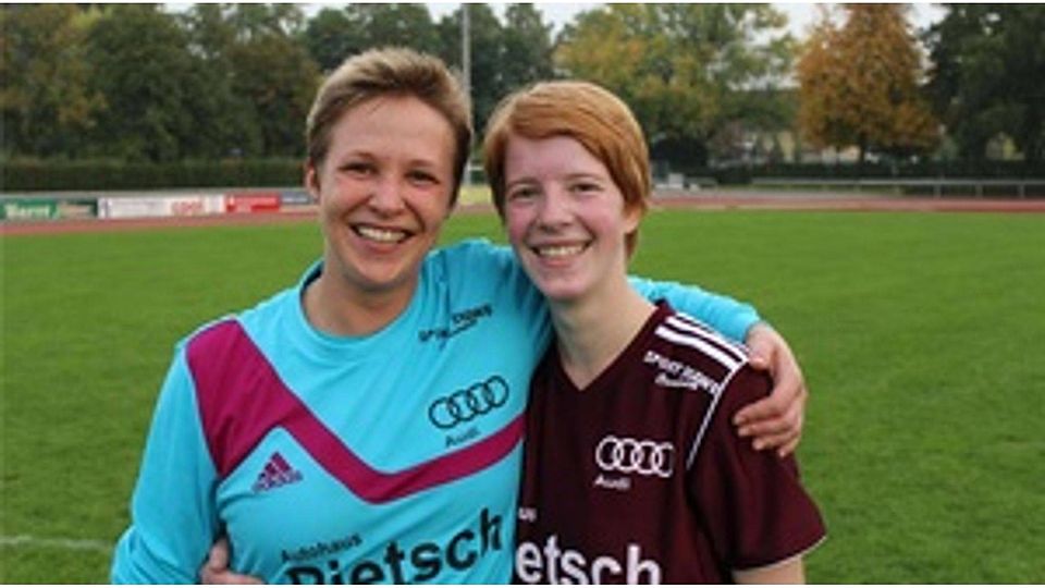 Für den SCM am Ball: Torhüterin Jennifer Wolf (links) und Heike Bentlage. Foto: privat