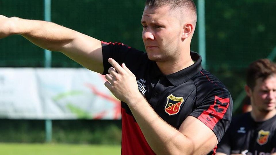 Dirigiert mittlerweile die Kicker des SC Massenhausen: Andreas Langer. Zu Gast beim TSV Allershausen II rechnet der Übungsleiter mit einem Spitzenspiel auf Augenhöhe.