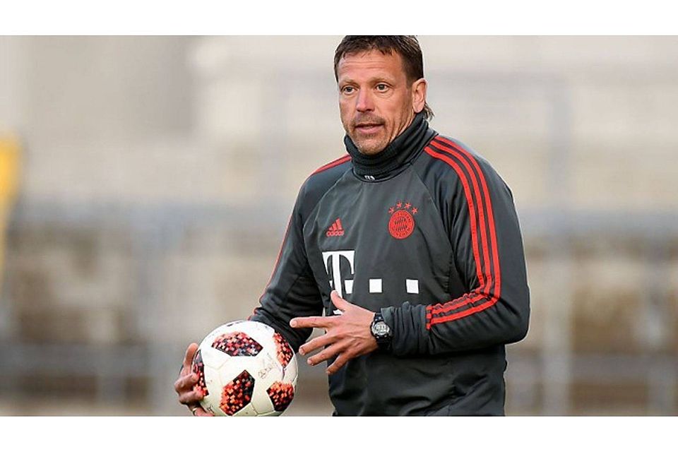 Holger Seitz will nichts dem Zufall überlassen und spioniert bereits die beiden potentiellen Gegner Wolfsburg und Lübeck aus. F: Leifer