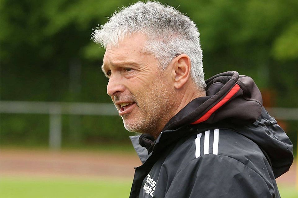 Sportlich sieht Trainer Gerhard Kitzler den Neuling Türkspor Augsburg für die Landesliga gut gerüstet.   F.: Michael Hochgemuth