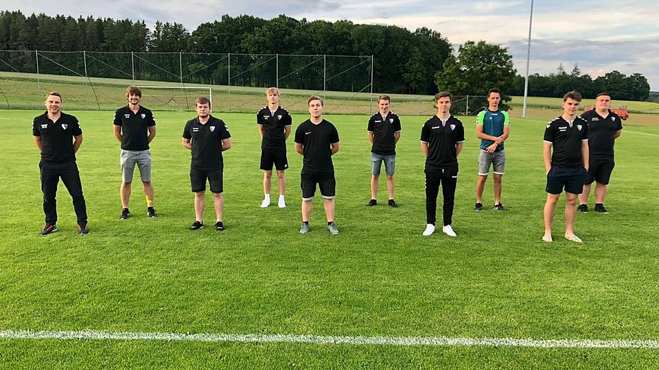 Von links nach rechts: Trainer Michael Spielbauer, Co-Trainer Achim Gratz, Daniel Binderberger, Maximilian Thanner, Thomas Haidlinger, Jakob Hausleitner, Markus Stockner, Johannes Attenberger, Fritz Pinnau, Sebastian Brenner