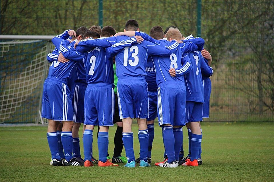 Die ersten Spiele der Saison gingen verloren, dennoch fühlt man sich wieder als Mannschaft: das Team des 1. FC Finowfurt Foto: FSV-Team