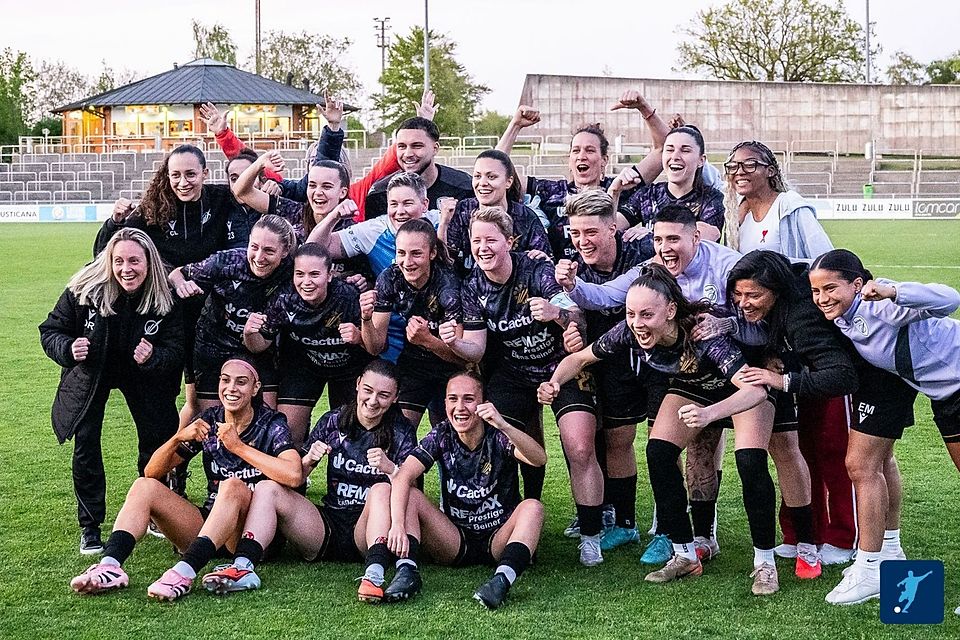 Racing gewann die Meisterschaft vier Spiele vor Schluss