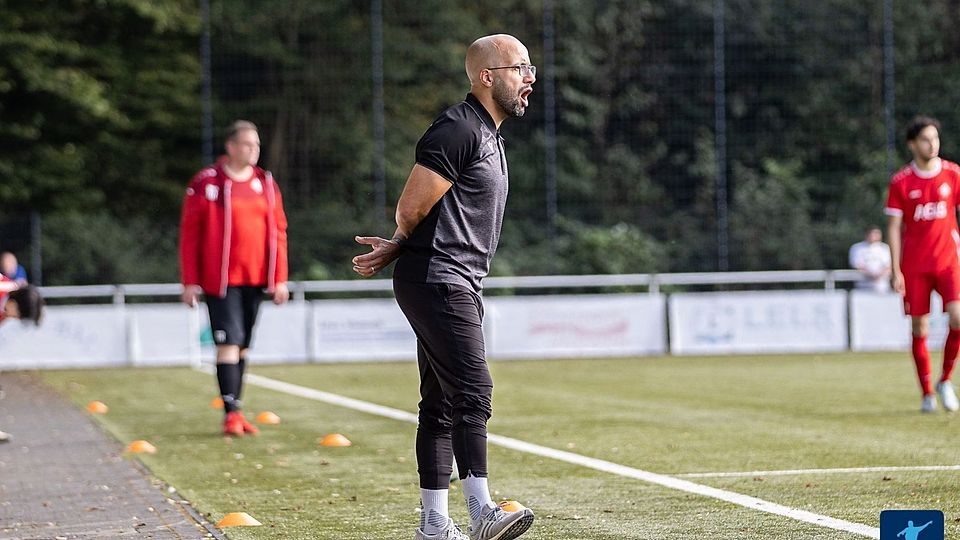Kosova-Trainer Mohamed El Mimouni jr. (41) bekommt einen neuen Spieler. 