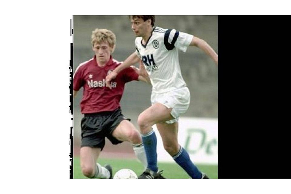 Bild aus der Saison 1990/1991: Schalkes Vladimir Liutyi gegen Hannovers Mathias Kuhlmey Bild: Imago