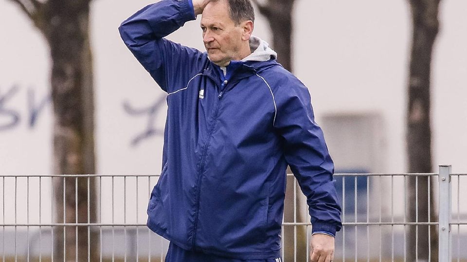 Die hohe 7:0-Niederlage begründet Poing-Trainer Joachim Schimkus vor allem wegen Personalproblemen.