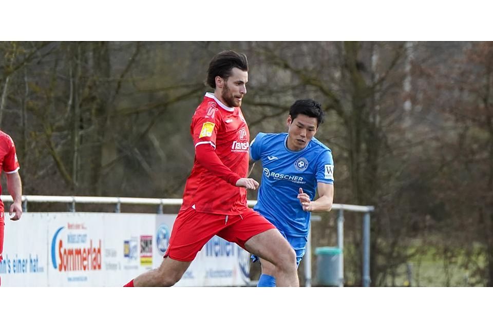 Kevin Bartheld (v.), 33-jähriger Mittelfeldakteur des SC Waldgirmes, geht wie ein Großteil des ehemaligen Hessenliga-Kaders den Weg mit in die Verbandsliga. © Isabel Althof Kevin Bartheld (v.), 33-jähriger Mittelfeldakteur des SC Waldgirmes, geht wie ein Großteil des ehemaligen Hessenliga-Kaders den Weg mit in die Verbandsliga. © Isabel Althof