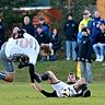 Ausgehebelt haben die "Lusenkicker" (schwarze Trikots) zum Abschluss des Jahres den FC Dreisessel.