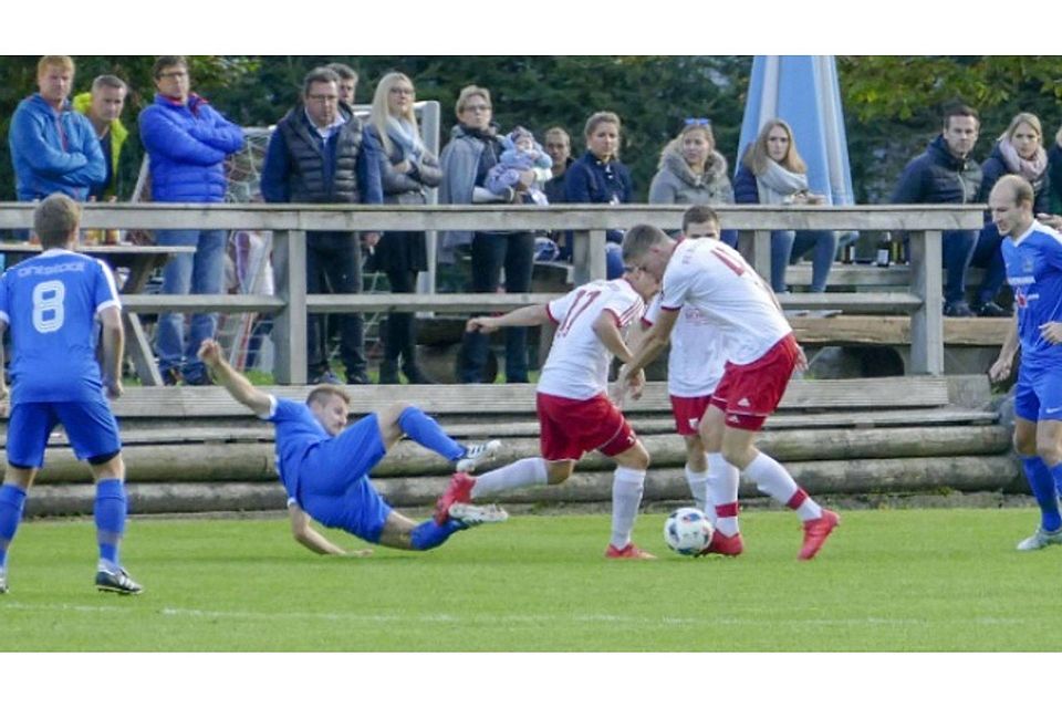 Bloß keine Sekunde wegschauen: Die Zuschauer bekamen bei der Partie zwischen dem FC Real Kreuth und dem SV Ohlstadt ein packendes Spiel mit sechs Toren und einer rasanten Aufholjagd geboten. Andreas Leder Bloß keine Sekunde wegschauen: Die Zuschauer bekamen bei der Partie zwischen dem FC Real Kreuth und dem SV Ohlstadt ein packendes Spiel mit sechs Toren und einer rasanten Aufholjagd geboten. Andreas Leder