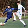 Macht mit seinem Tor zum 2:1 kurz vor Pausenpfiff schon den Deckel drauf im A-Liga-Spiel gegen Hellas Rüsselsheim: Alexandru-Dorel Mihai (links) von den Sportfreunden Bischofsheim, hier gegen Ioannis Siapanidis.	Foto: André Dziemballa