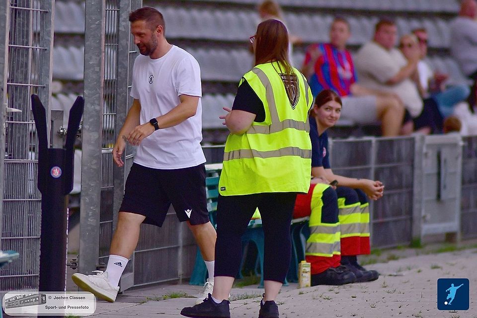 WSV-Chefcoach Sebastian Tyrala muss vorerst von der Tribüne aus zusehen. 