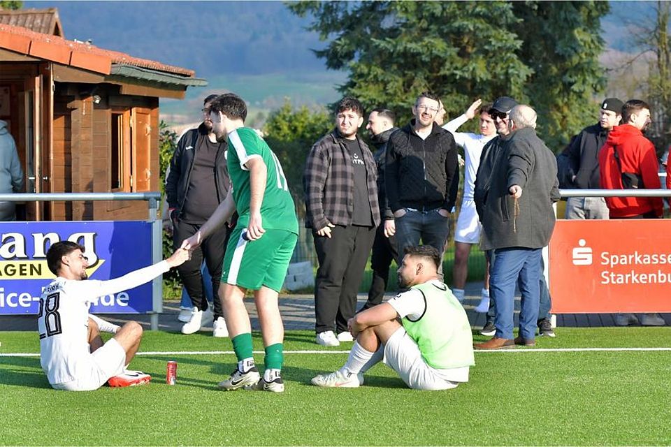 Die Enttäuschung ist groß beim ISC Fürth(in weiß). Foto: Jährling Die Enttäuschung ist groß beim ISC Fürth(in weiß). Foto: Jährling