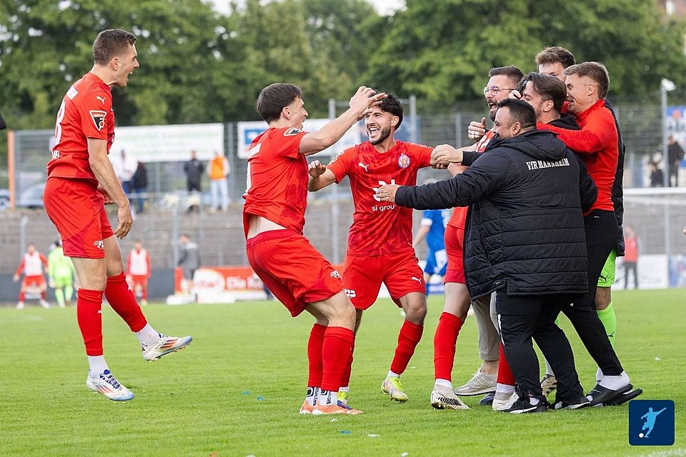 Es ist vollbracht. Der VfR Mannheim ist in die Regionalliga aufgestiegen. Es ist vollbracht. Der VfR Mannheim ist in die Regionalliga aufgestiegen.