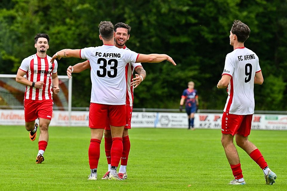 Der FC Affing startete mit einem 4:0 im Landkreisderby gegen den BC Adelzhausen in die neue Saison. Manuel Lippe (Nummer 33) ließ die Gäste nach zehn Minuten erstmals jubeln.