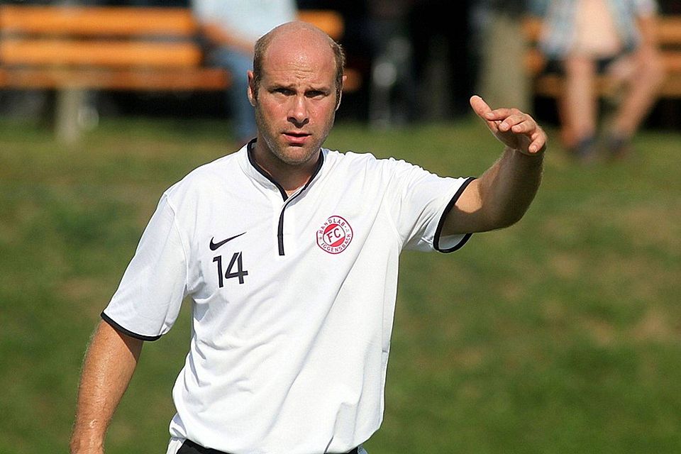 Sebastian Schiller hat beim FC Handlab-Iggensbach seinen Rücktritt als Spielertrainer erklärt. F: Enzesberger
