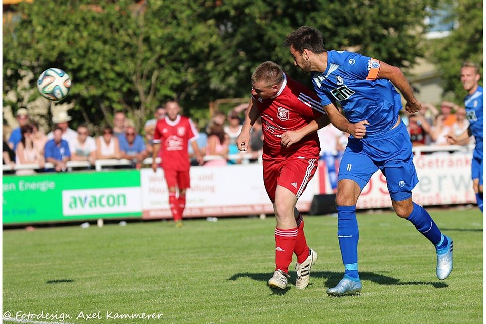 FCM-Torjäger Christian Beck (in blau) markierte gegen Osterwieck sieben Treffer   (F: Kammerer)