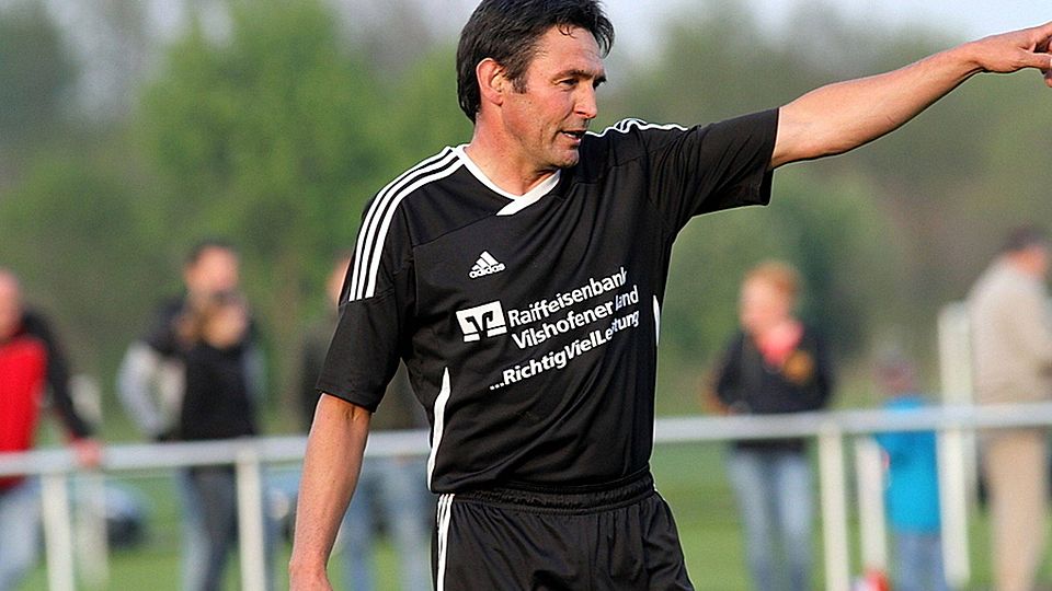 Thomas Heringlehner kehrt auf den Trainerstuhl beim FC Alkofen zurück Foto: Enzesberger