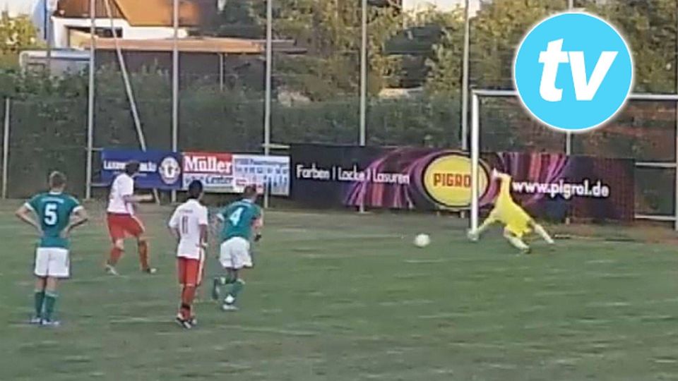 Die Vorentscheidung: Häßlein trifft per Elfmeter zum 3:0 für Dombühl. (F: FuPa.tv)