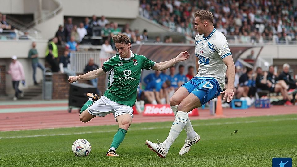 Leonard Langhans (li.) wird nicht mehr für Schweinfurt 05 auflaufen.