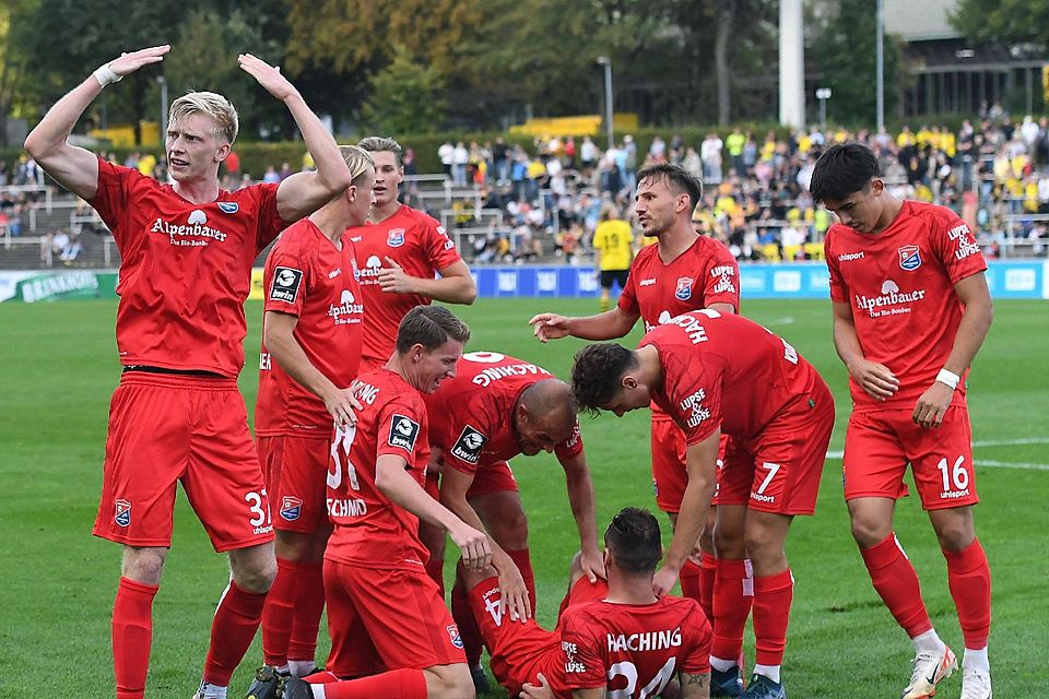 Der Jubel soll weitergehen: Haching bei der Aufholjagd in Dortmund.