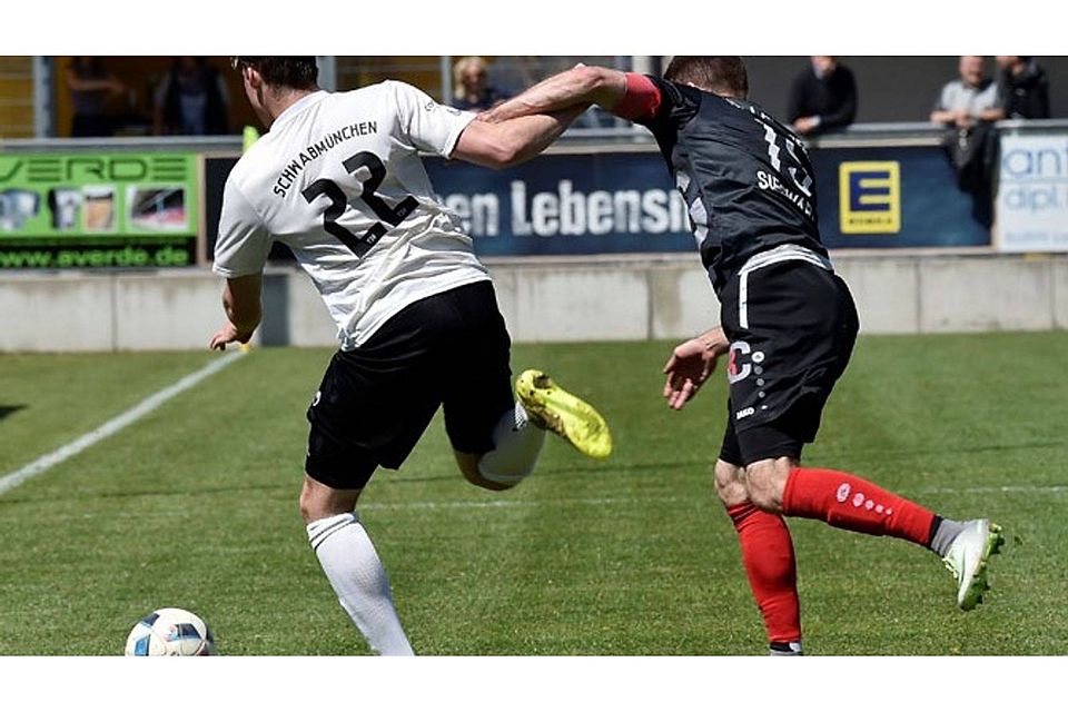 Zu einem ersten Härtetest treten die Landsberger (rechts Philipp Siegwart) im Pokalspiel beim TSV Schwabmünchen an. 	F.: Thorsten Jordan