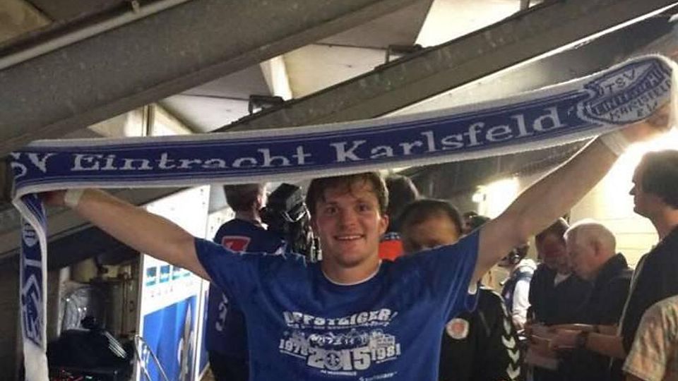 Den Bundesliga-Aufstieg mit Darmstadt feierte Jungwirth mit dem Schal seines Heimatsvereins Karlsfeld.