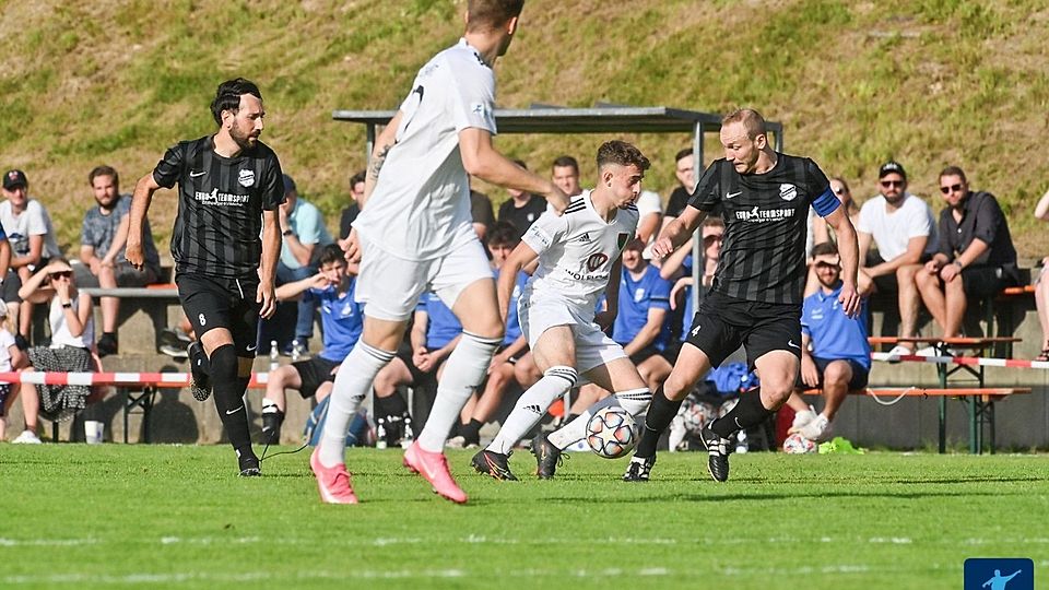 Der FC DJK Tiefenbach hatte keine Chance gegen einen blendend aufgelegten 1. FC Schweinfurt 05.