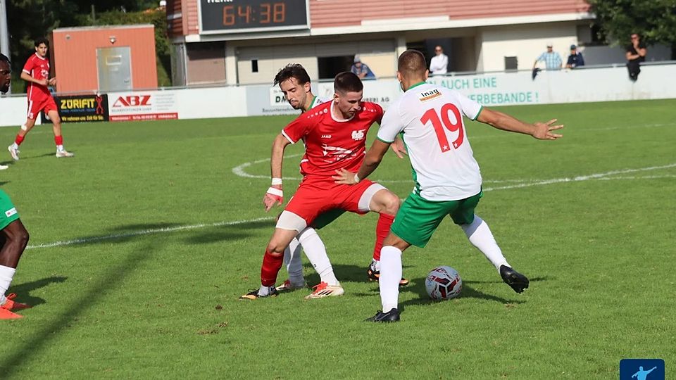 Red Star und Bülach liefern sich einen spannenden Schlagabtausch, der mit einem 1:1 endet.